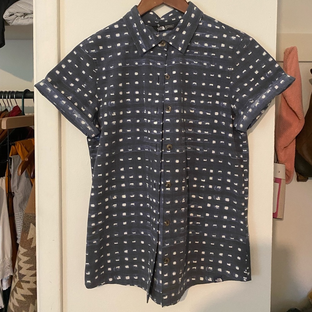 The North Face Blue Grey Patterned Button Down Camp Shirt